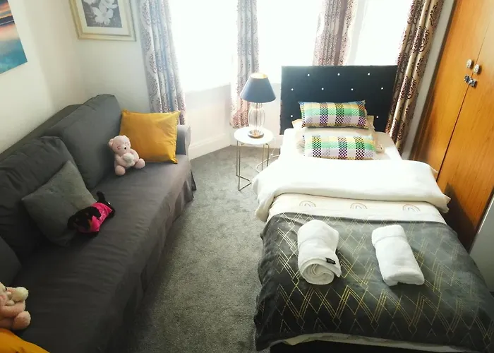 Stylish 2 Bed Room Apartment 5 Sleep Free Wifi & P