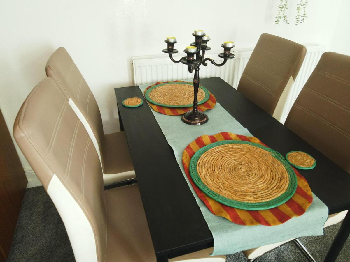 Stylish 2 Bed 5 Sleep Free Wifi & P