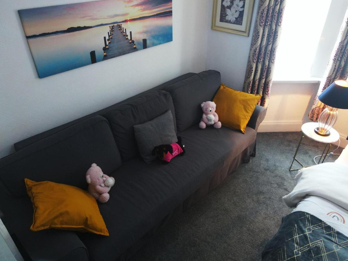 Stylish 2 Bed 5 Sleep Free Wifi & P Newport (Gwent)