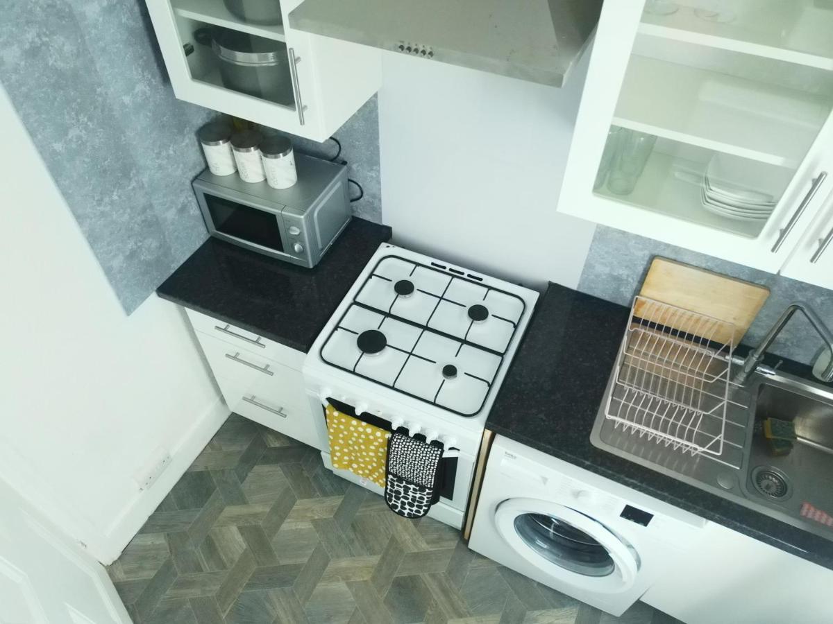 Stylish 2 Bed 5 Sleep Free Wifi & P Apartment *