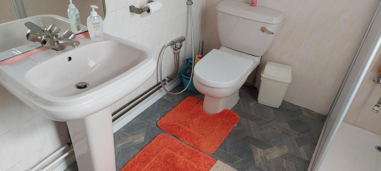 Stylish 2 Bed 5 Sleep Free Wifi & P
